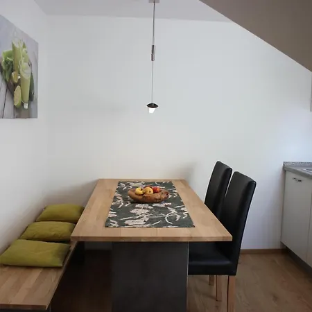 Schnurrenhof * Seebach